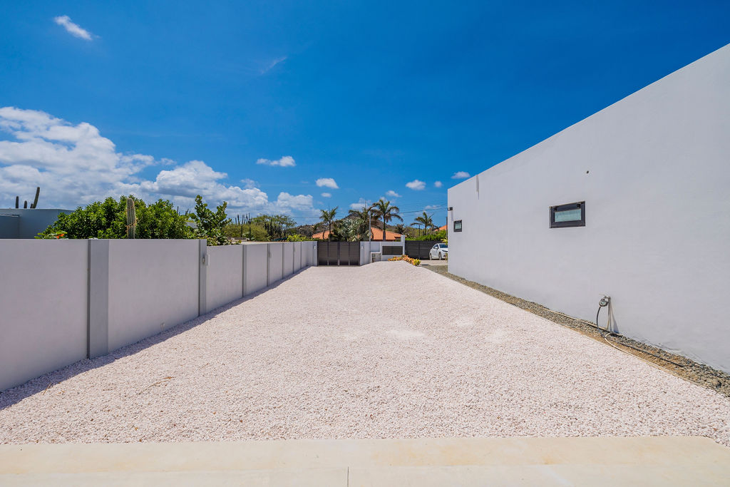 Luxurious Home in Picaron Aruba Brokers