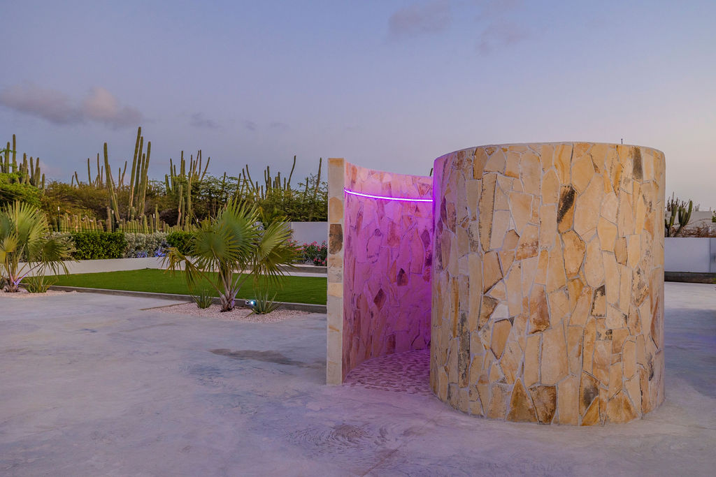 Luxurious Home in Picaron Aruba Brokers